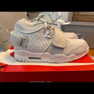 Air Trainer Vic Cruz